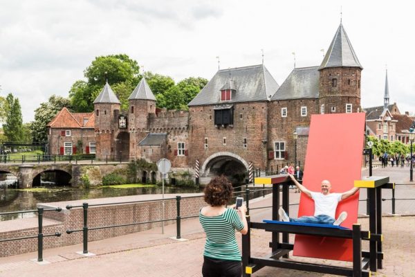 This giant Rietveld chair in front of beautiful Koppelpoort is the quintessential selfie-spot of Amersfoort